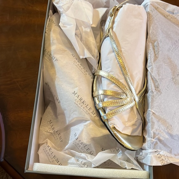 (155)NWT ladies gold sandals with heels. By Mark & Kemp(Walking Cradles. 6 1/2 - Picture 2 of 8